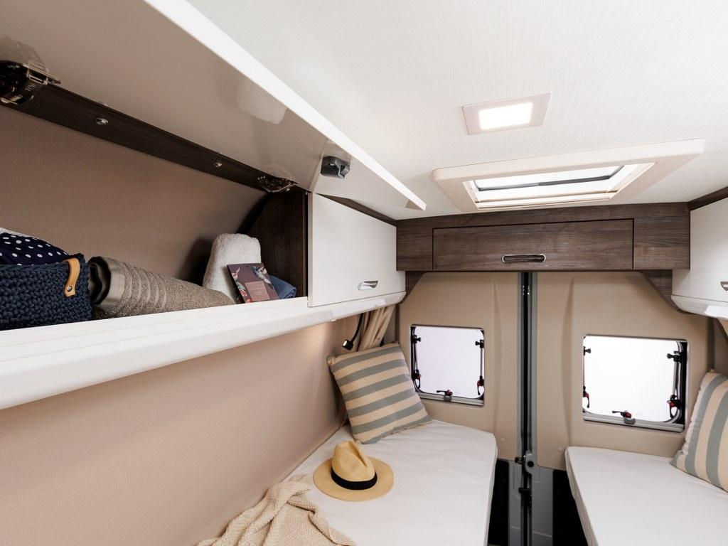 36842944-8.jpg