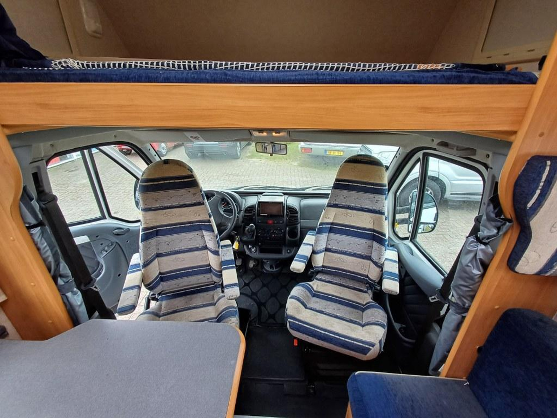39950382-5.jpg