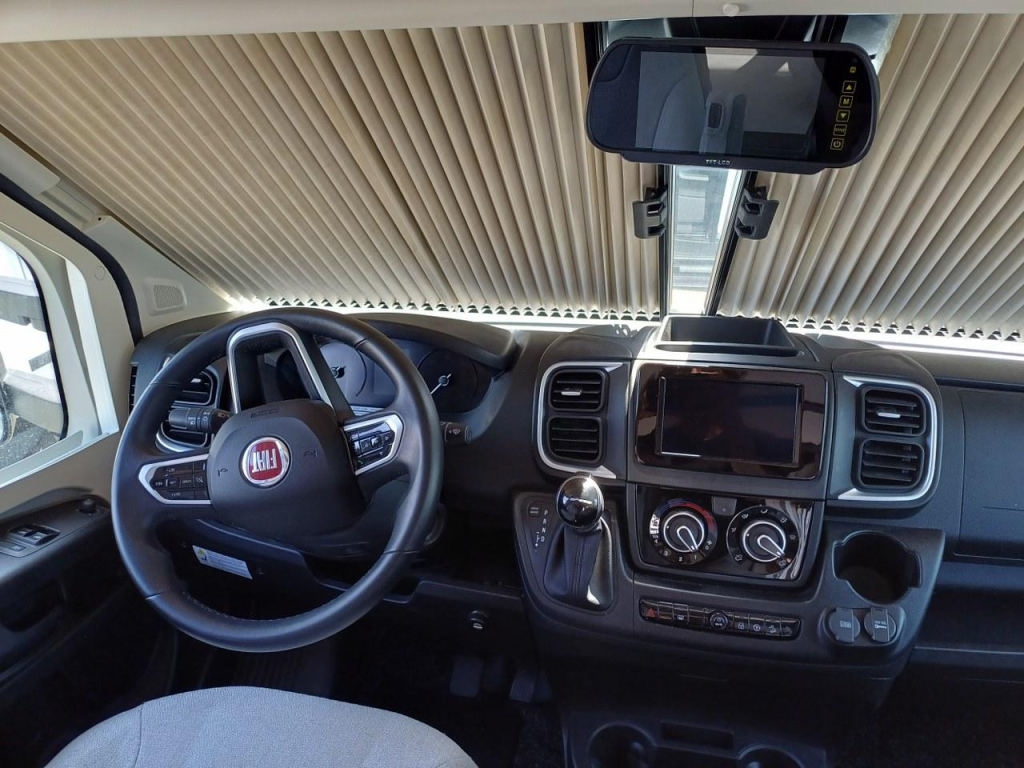 54442831-16.jpg